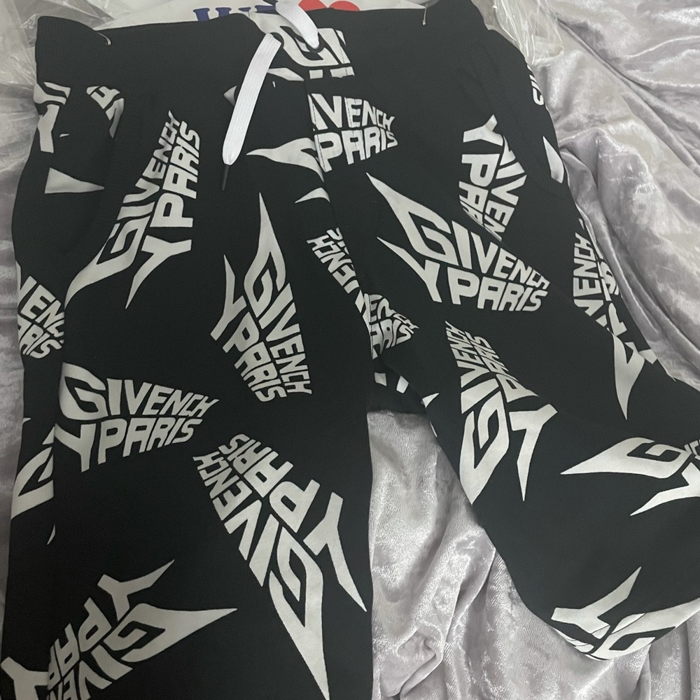Boys Givenchy Shorts size 12 years wore once !